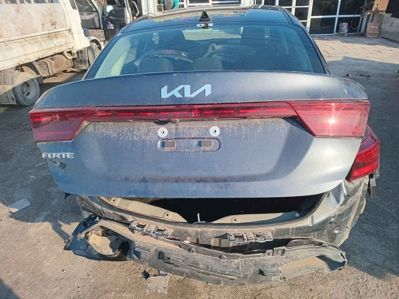 سلام عليكم للبيع كيه فورتي موديل ٢٤ دخول جديد ابيع على حادثه بدون رقم منفس بسمي مكاني بغداد ***********
