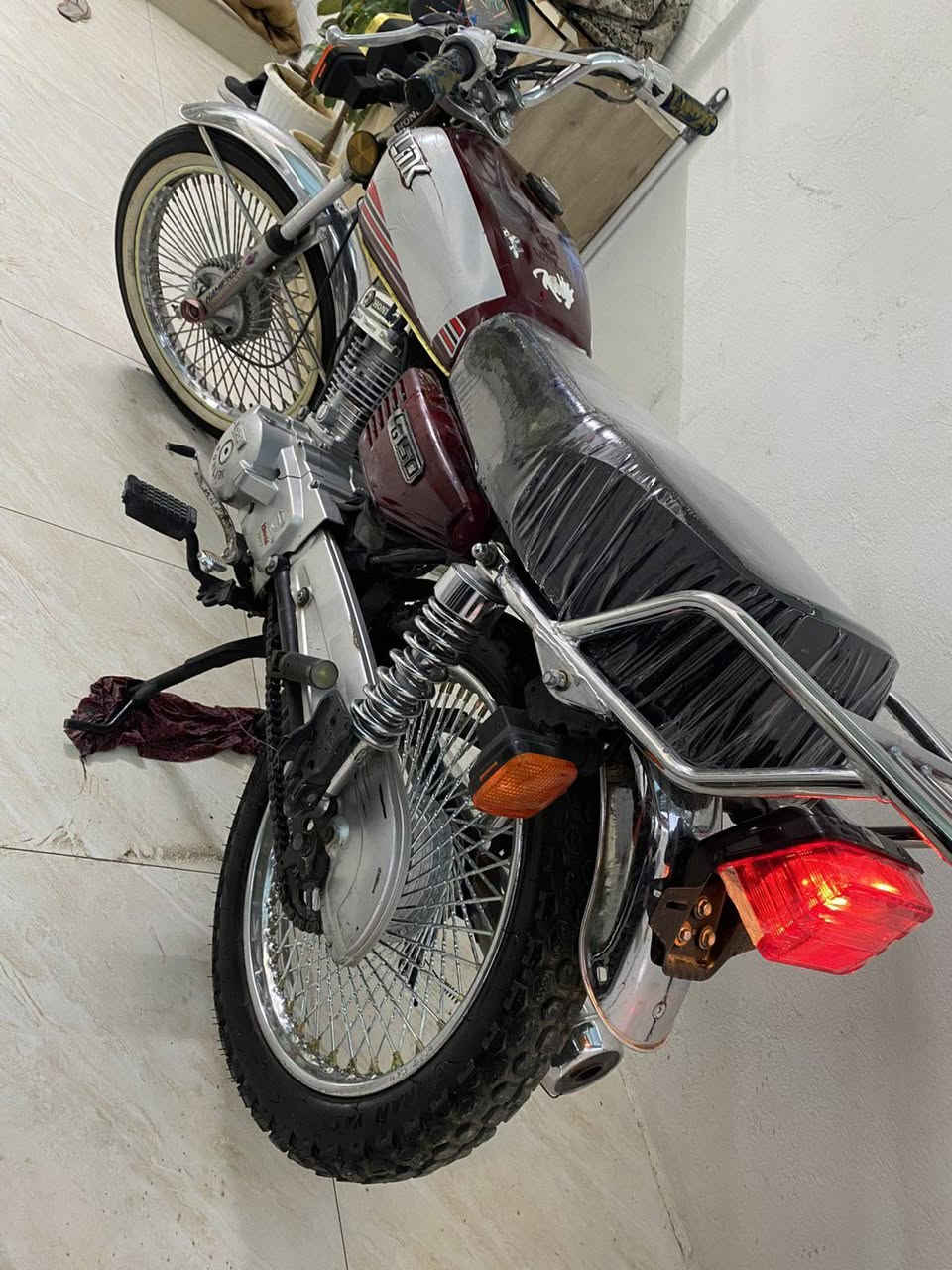 سڵاو برایان ئەم مانتۆرە بۆ فرۆشتن . مەکینە 150 ی....2022ی غەتاسی سۆنیک. دوو تایەی نوێی لە سەرە ..منەفێسی ئەسڵی.بەنجی پشتەوەی نوێیە..شوێن هەولێر ....نرخ 450هەزار

ژم.***********
