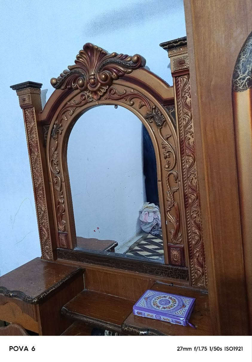 غرفه نوم كامله نضيفه بسعر مناسب ٤٠٠الف بيها مجال قليل الاتصال او واتساب ***********
