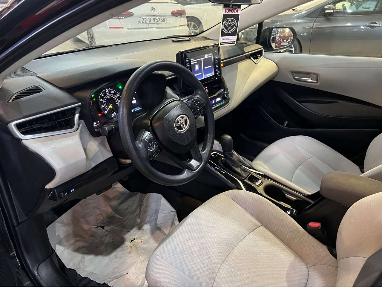 السلام عليكم  ‏2021 Toyota Corolla,
تويوتا كرولا٢٠٢١ 
الضرر :  بس دعميا  مكانين تعديل بارد  
السيارة بحالة ممتازة 
رادار حجر صالنصر كلة بلادي 💯
٣٥مایل ماشي 

مواصفات 
داخل کریمی 
بريك بصمه 
شاشة ايباد  
كاميرا  
رادارامامي 
تحكمات ستيرن ➕ تحديد سرعه 
مانع انزلاق 
نظام auto hold 
نظام Assistive talk back 
السعر١٤٢  ورقه و مجال 
وااتساب ***********
*********** أربيل, العراق
