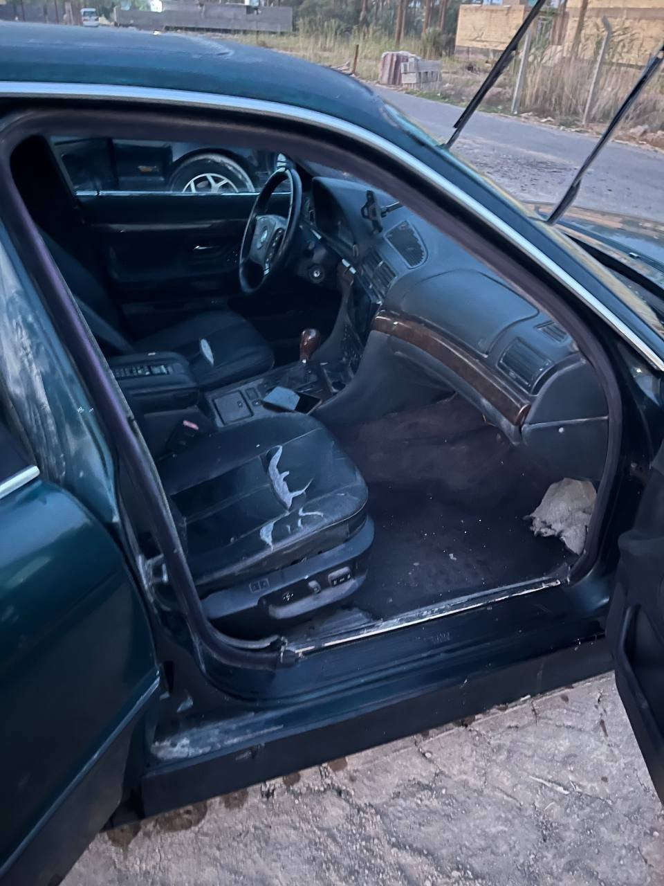 السلام عليكم 
للبيع 
bmw 740اصل 
مكينه 8 
مكينه وكير جدد مال حاويه شادهن 
تخم تاير جديد 
حداديه كامله عده يمكن شموع جهت السايق 
داخل جلد 
شاشه اندرويد 
منضومه زينون 
رقم بغداد 
سعر 59
مشروع وطني 
تحويل ثاني يوم 
منضومه تبريد كله جديد باقي بس شحن غاز 
داخل صاج 
سستم صوت كامل شغال 
باتري جديد مبدله 
منضومه بانزين كله جديد من بلكات نوزلات فيت بم 
راديتر جديده 
مكاني بابل المسيب 
للاستفسار 
*********** واتساب و اتصال 
*********** اتصال الفلوجة, الأنبار
