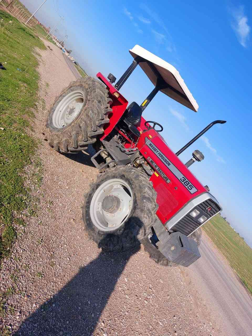 ئە م ترکتۆرە بۆفرۆشتن مۆدیل 2021 کە 500سە حات ئیشی کردوە ***********
