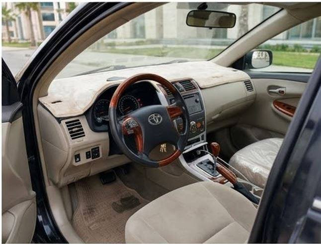 كورولا 2013 لون أسود قطِراني، وارد بلاد، مكينة كبيرة، القير والمكينة ما مفتوحة أبداً، ماشية 185 ألف كم.
المواصفات:
قفل (سنتر لوك) بدون سلايد
شاشة آيباد
تبريد لمس
قير أوتوماتيك
4 زجاج كهرباء
مقود تحكم بالصوت (ڤوليوم)
محدد سرعة
داخلية فورميكا
4 تايرات جديدة مع رنكات جديدة
السيارة باقي عليها دق الشركة، سيارة نظيفة جداً بدون أي عيب أو حادث، وما بيها أي تعديل أو لعب.
رقم الواتساب: ***********
کرۆلا ٢٠١٣ ڕەشی قەترانی بیلاد مەکینە گەورەیە گێڕ و مەکینەی بوڕغی لێ بانەدراوە ١٨٥ هەزار کیلۆمەتر ڕۆیشتووە
قەپات مواسەفاتی بێ سلاید شاشە ئایپاد تەبرید لەمس گێر تۆماتیک چوار جام کارەبا سوکان ڤۆلیۆم تەحدید سرعە ناو فۆڕمیکا چوار تایە و ویلی نوێی لەسەرە سەیارەکە لەسەر دەقی شەریکە ماوەتەوە سەیارەیەکی بێ عەیب و عارە سەیارەکە هیچ سبوخ و تەعدیلی نیە
