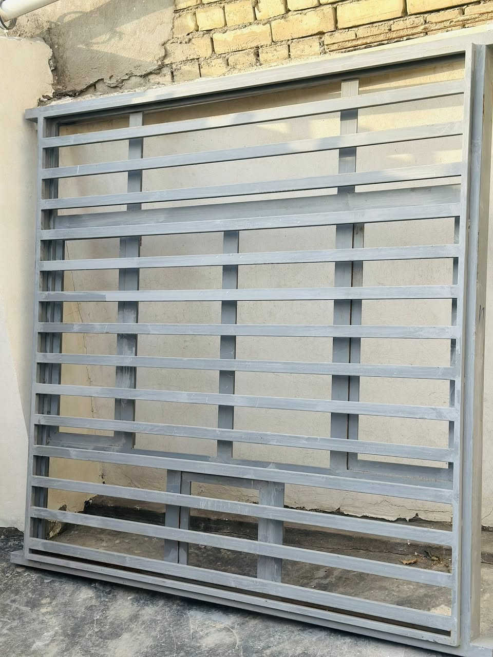 شباك جديد غير مستخدم القياس 180في 180
نوع الحديد 2مليم 
السعر 175وبي مجال
للاستفسار ***********
