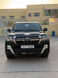 لاندكروزر بريم • ٢٠٢١ • ١٣٥٠٠٠ كم