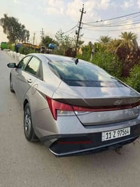 النترا هايبرد 2024 فئة بلو ‏ ‏ ‏سياره ‏حادثها فقط باب موضح بل صوره فقط...