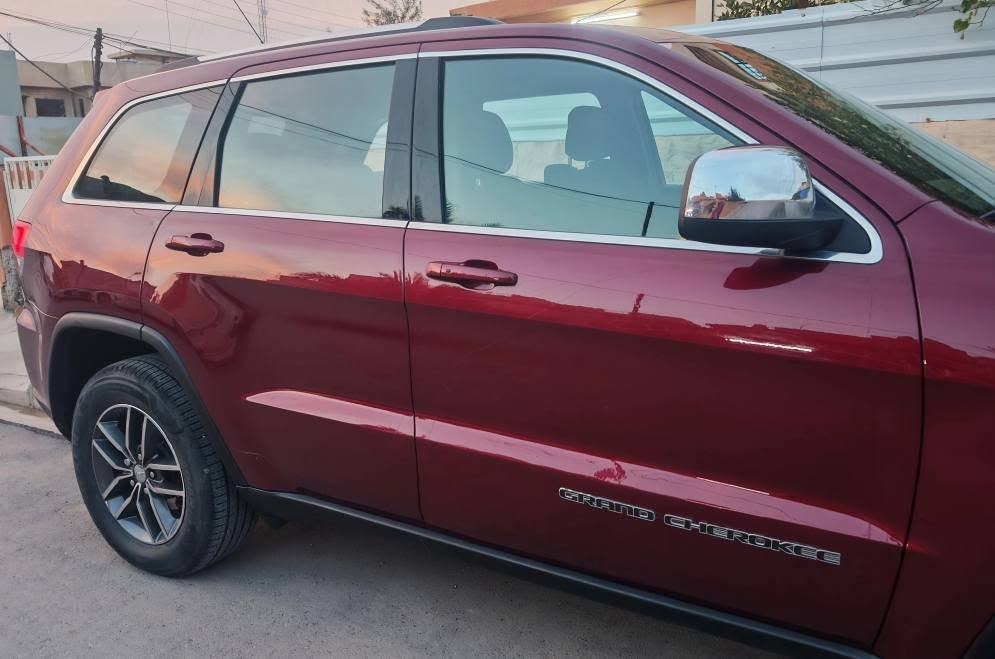 السلام عليكم
جيب 2016 لارديو كندي
JEEP GRAND CHEROKEE 
بيع او مراوس حسب القناعه
داخلة كلين للعراق 
بيها شويا ملاحظات بالعراق
ماشيه 96 الف وقابل للزيادة 
المحرك : V6.  3.6 
شفتات ستيرن
حساسات تايرات
كشنات اماميه كهربائيه لايت توقف 
شاشه وسط وكامره 
‏‎ ويل قياس  18 
‏ كشافات ضباب 
‏‎تشغيل عن بعد 
‏‎ بلوتوث تلفون 
‏‎ محدد سرعة 
‏‎ نظام تشغيل واطفاء اوتماتيكي
 للمحرك للتوفير من صرف الوقود .
 
*********** موجود في موصل - حمدانية - برطلة الحمدانية, نينوى
