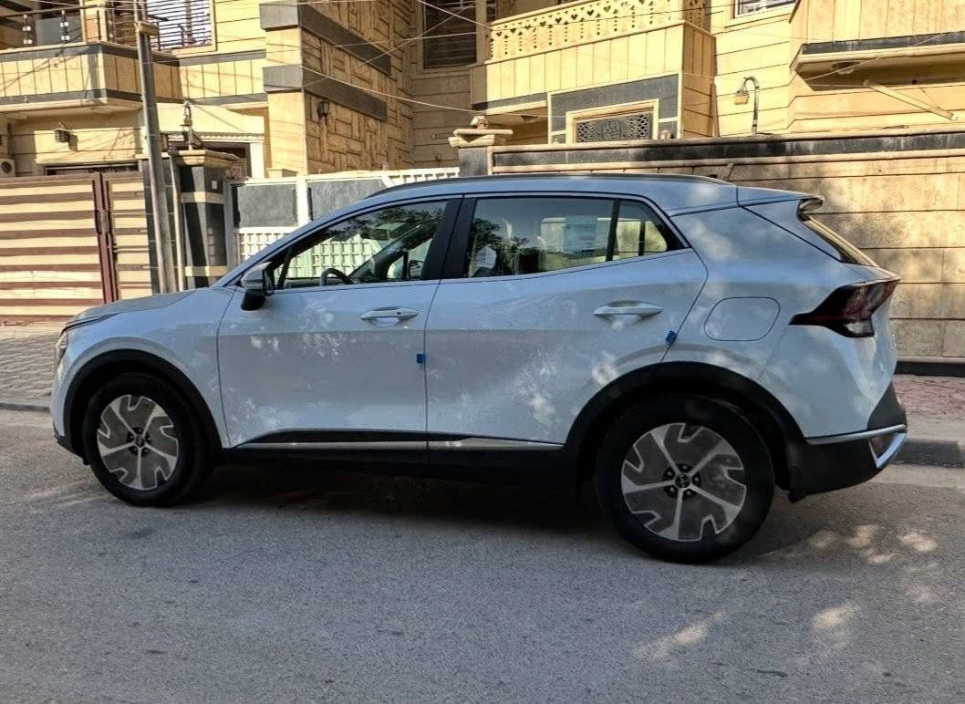 سلام عليكم
سبورتج ٢٠٢٥ باسمي هزة وسنوية جديدة فول عدا البانوراما 
مكفولة كفالة عامة عدا كم رصعة صغيرة من الشركة سوء تحميل السيارة جديدة جدا جدا على وضع الشركة مال بيت ماشية ٢٤ الف صيانة وتبديل دهن كلة بالشركة  السعر ٢١٥ ورقة للستفسار ***********
