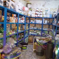 بس الرفوف للبيع عددهم 5 التواصل ع هذا الرقم 07722617331