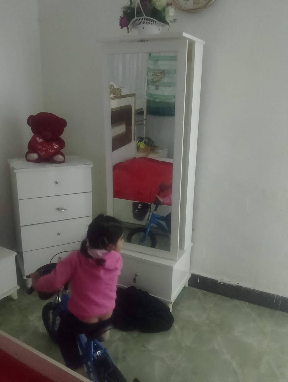 السلام عليكم
غرفه نوم تركيه للبيع بدون تخت
سعره ٤٠٠


**إذا كنت صاحب هذا الإعلان وتريد حذفه لأي سبب، رجاءا أرسل رسالة إلى الدعم الفني**