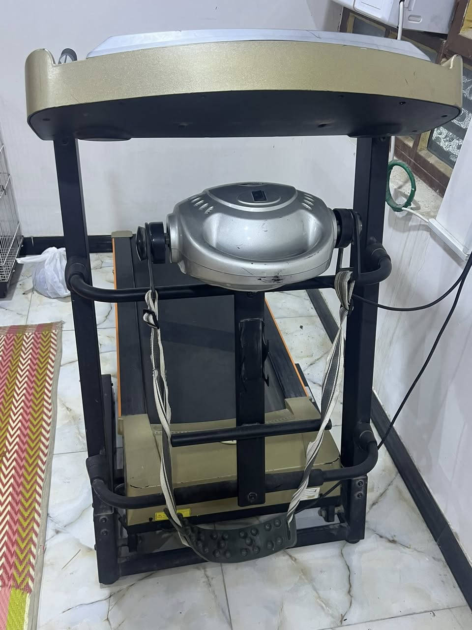 السلام عليكم 
جهاز جري للبيع مع جهاز تكسير شحوم 
مكاني بغداد حي الجهاد 
السعر 250وبي مجال بسيط 
***********
