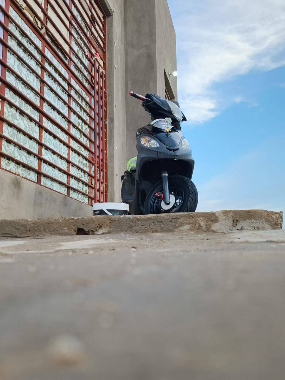 اسلام عليكم شباب الدراجه للبيع السعر خاص كفاله عامه ***********
