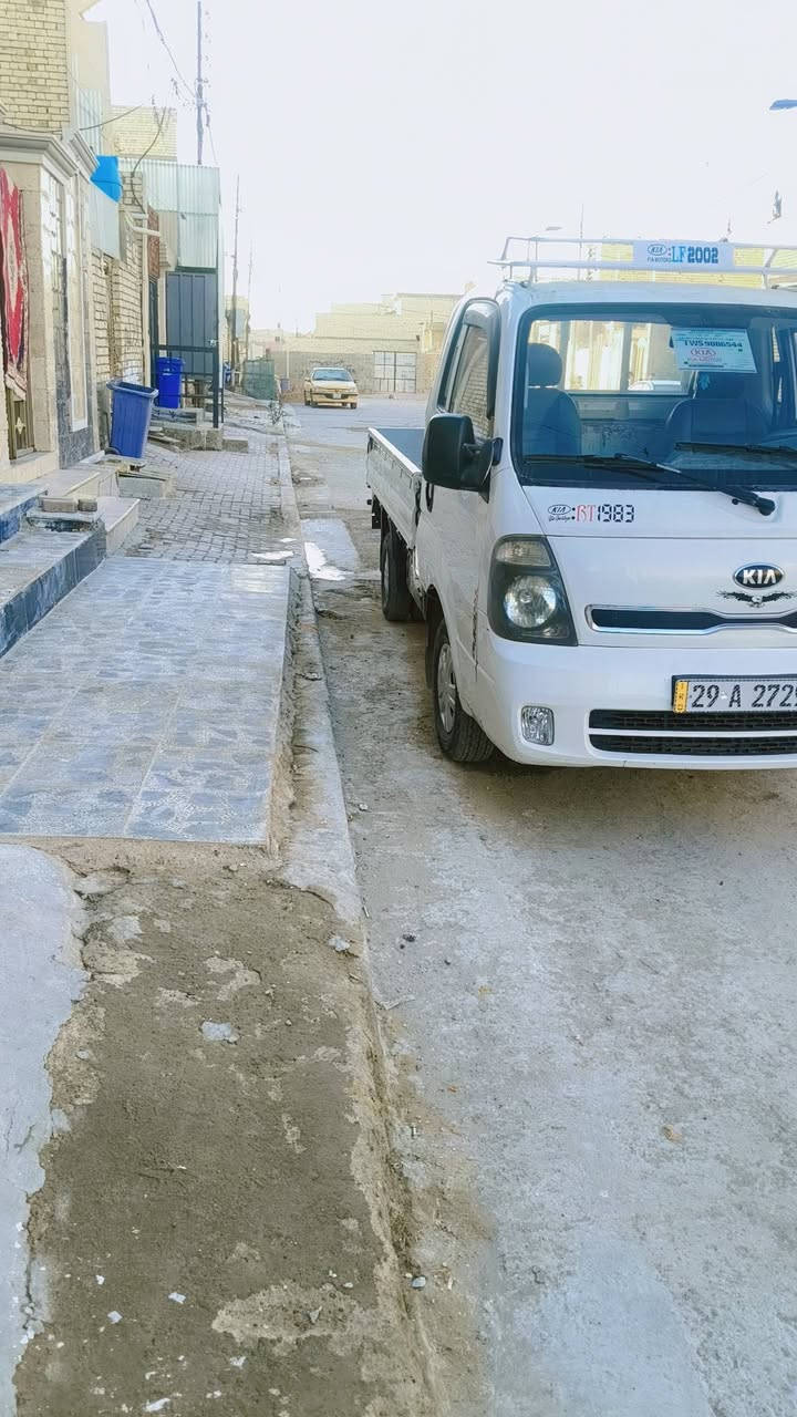 كيه حمل مفتوح 2700/موديل 2014رقم واصط نكليزي بسمي تحويل ثاني يوم عنوان بغداد مدينة الصدر سيارة جاهزه خير من الله 
***********/السعر 105وبيهه مجال قليل
