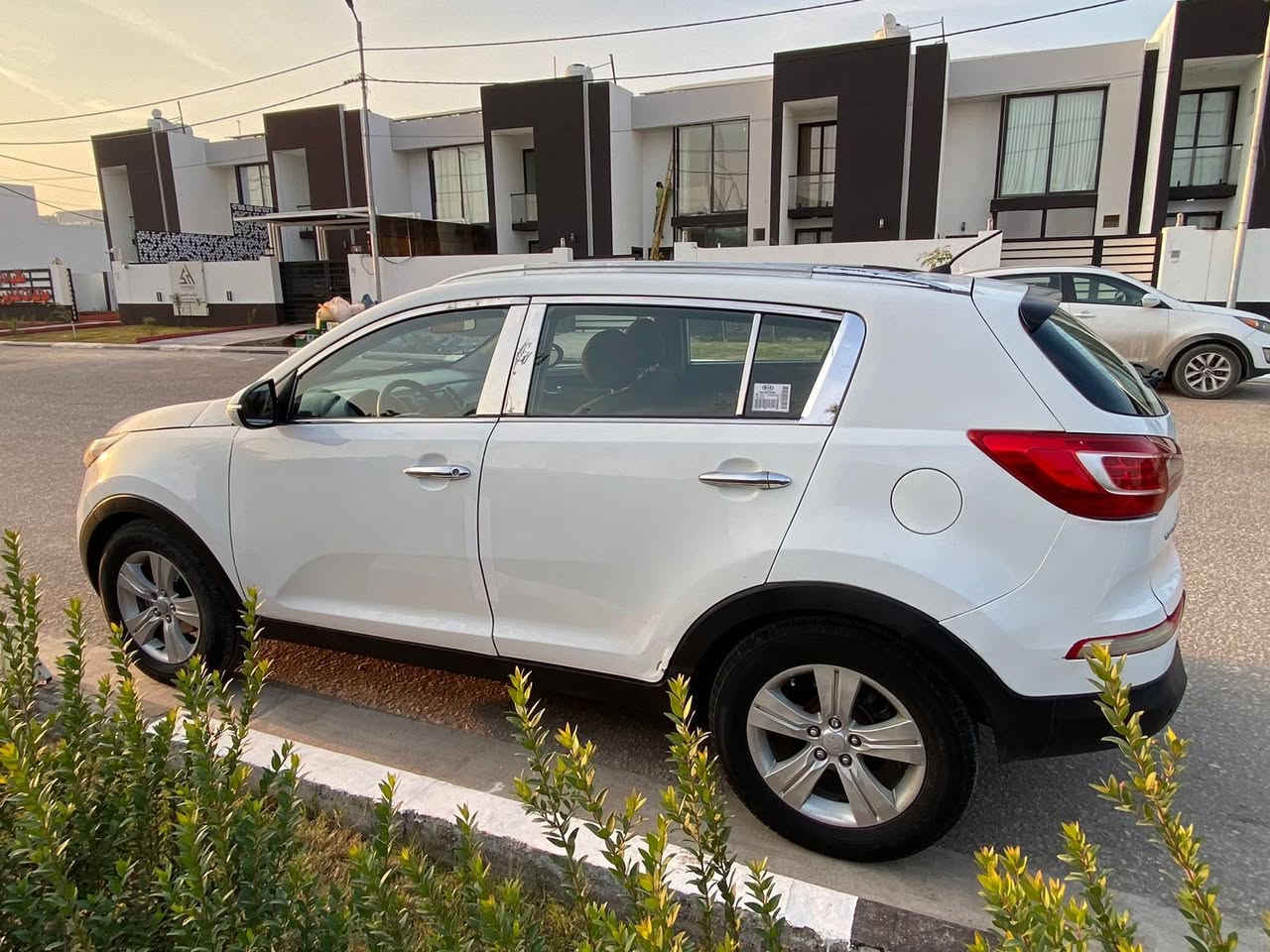 رقم سليمانيه راعيها عربي 2011 
مصبوغه حزام 
مكينه 2000 دوش ممفتوحه 
حداديه نافضها بجديد 
تبريد جديد بالصيف مسوي 
ادامه كامله السياره جاهزه من كلشي مابيها كل نقص
السعر113 بيها مجال  
مكانها كربلاء استفسار ***********
راسلني ادزلك السونار
