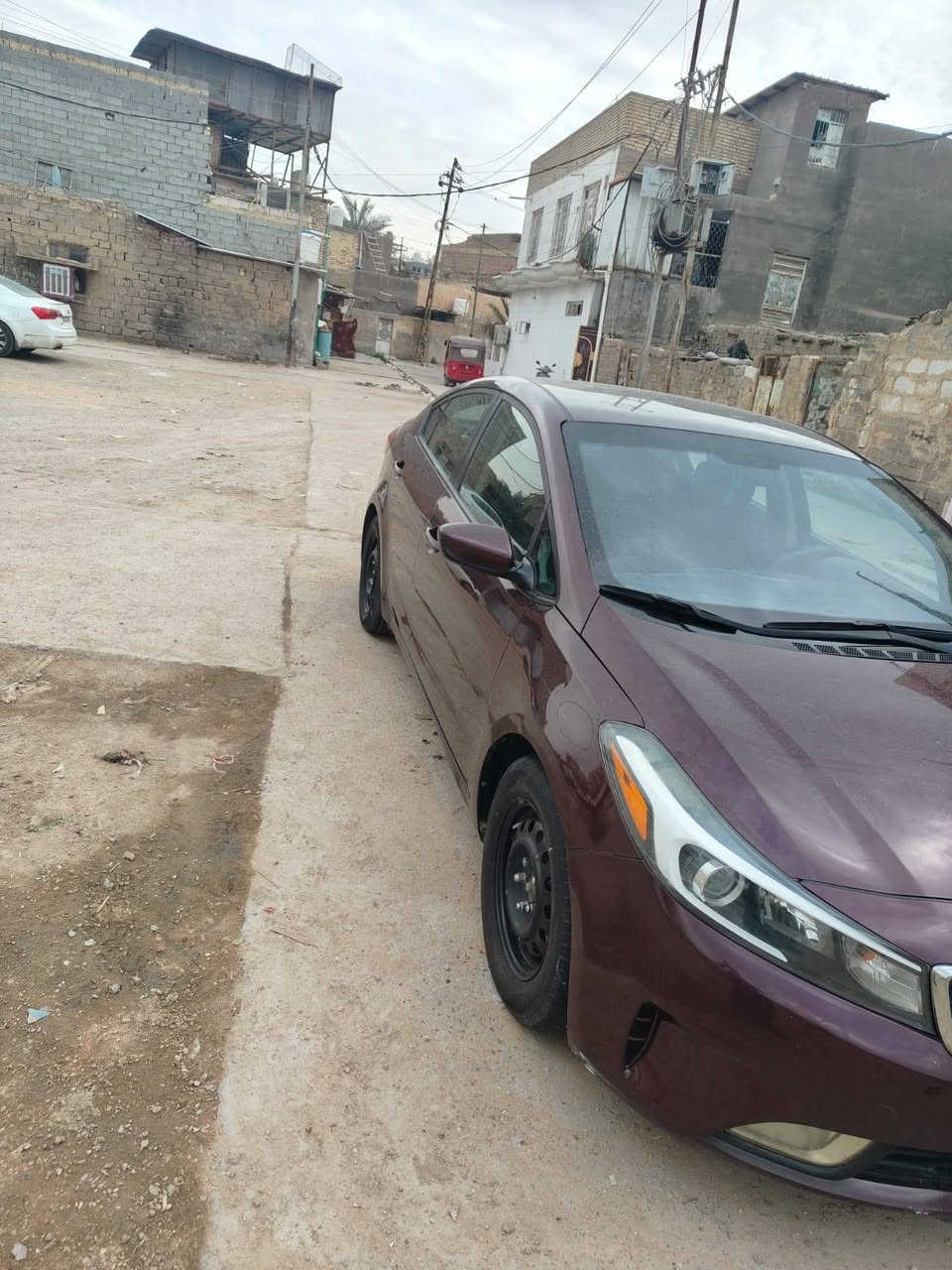 للبيع 
فورتي 2017رقم بغداد بسمنه تحويل ثاني يوم. حادثه بجاملغ وباب جهت سياق   وجنطه بالعراق بدون دواخل وبدون يرباك. 
مكينه دوش. تبريد شغال. صدر نضيف  سياره كامله. مكلف بالنشر. رقم صاحب السياره  ***********
