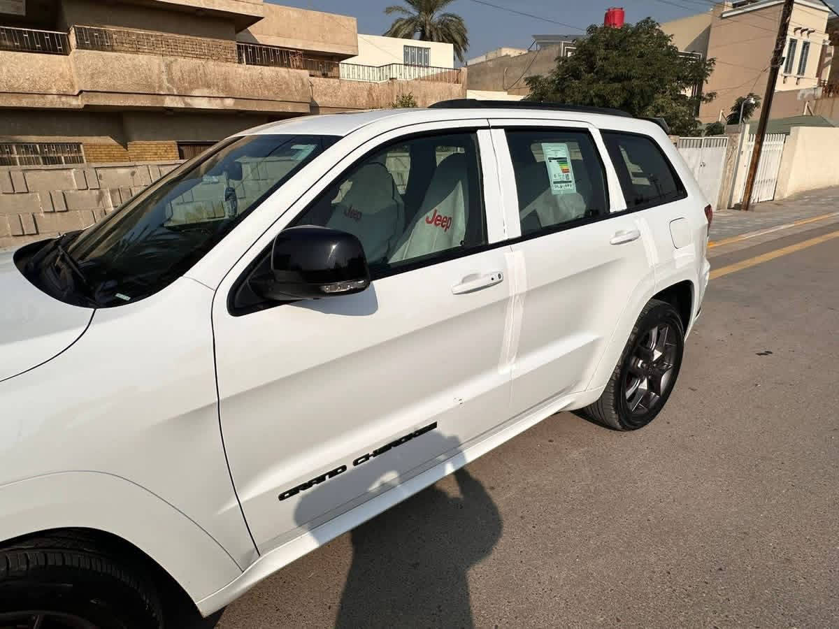 سلام عليكم للبيع جيب اس  ام رادار   S 2020 ( خـليـجـي )
ماشيه 39 ميل 

فول فول مواصفات فورويل بارنوما فتحة 

السياره كفاله عامه من الصبغ او البارد كير مكينه كلها كفاله عامه

عدا كارت تحت بك لايت بسيط و رصعه ب باب سايق ع كد 5سانتيم. تم سحب ب جهاز لا تكحيل ولا كارت

 ( وكاله هارلم) ام الرادار

مكينة  3600 6 سلندر  

 سقف بانوراما 

 كشنات جلد اسود و احمر+ كهرباء + تدفئه + خزن ٣ وضعيات 

 نظام النقطة العمياء 

 ويل حجم 20 بلادي سبورت 

 نضام خاص للطرق الوعرة 

تشغيل عن بعد 

مري كهرباء 

 مرايا متحسسة للضوه العالي 

 بخاخات لتنضيف اللايتات الامامي

 نظام تشغيل واطفاء المحرك اوتماتيكي للتوفير وعدم صرف الوقود عند الايقاف (AUTO START SYSTEM)

 

وضعيات قيادة التحكم بيهم عن طريق الماوس 

لايت زنون امامي ولد خلفي 

 تخم تاير جديد

اوتو بارك

 ستيرن كهرباء + تدفئه ستيرن 

 ريموت كنترول عدد 2 

 حساسات خلفية امامية

مكان السياره بغداد 

للاستفسار :***********
