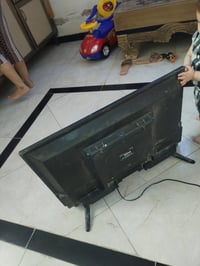 ال جي • ٣٢بوصة • شاشة محترقه