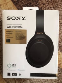 سوني WH-1000XM4 اخت الجديدة استعملتها ٤ مرات فقط خلال السفر خدش مابيها...