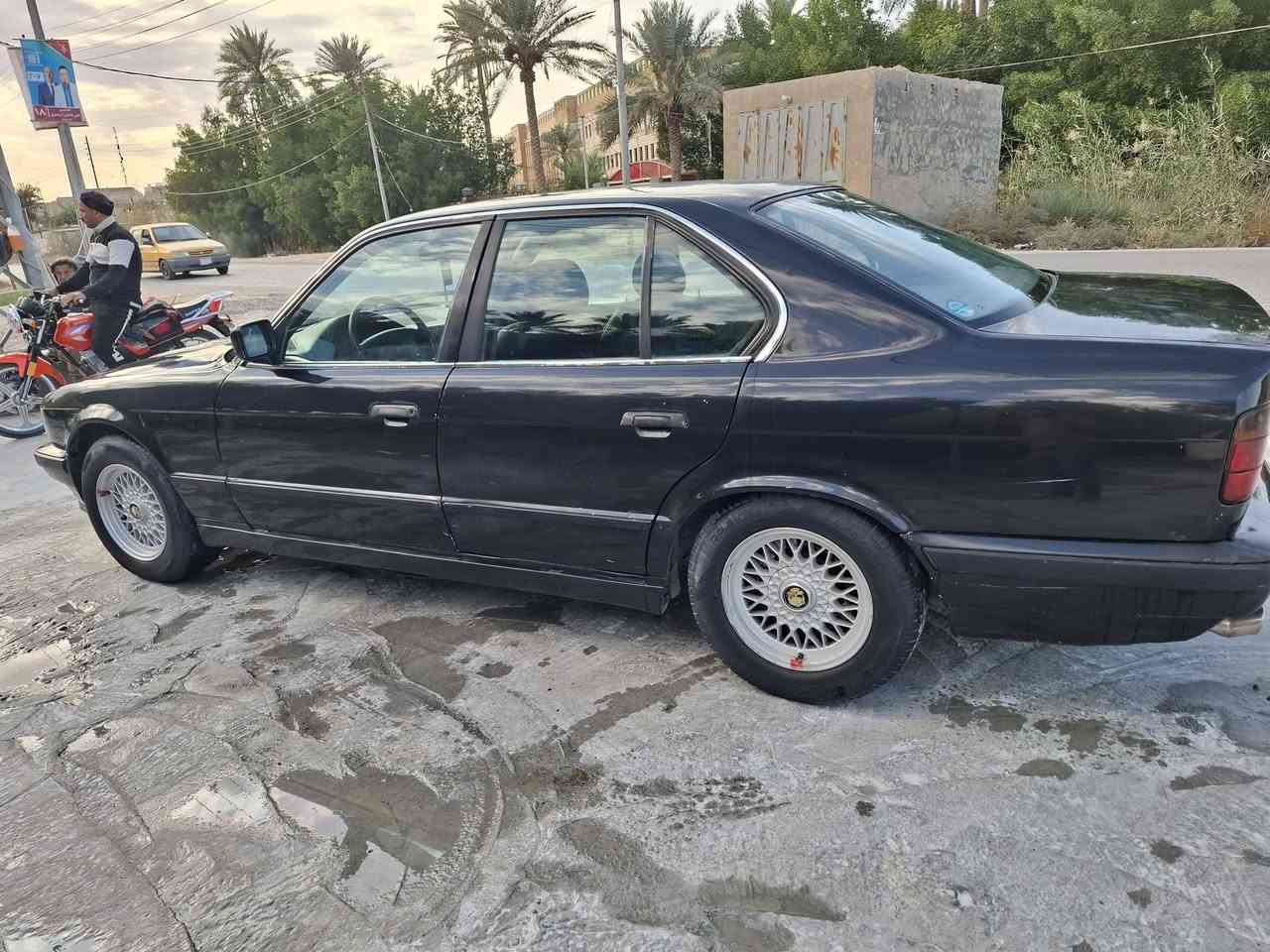 سلام عليكم بيم حجم ٥٣٥ للبيع رقم بغداد دولي بسمي سنويه نافذه سنه ال ٢٥ بشهر ال ١٢ مكينه كير خير من الله حداديه وسط تبريد مايشتغل كهربايات كله شغاله الجام كهربائي سنتر شغال لايت عالي ناصي شغال مسجل شغال سياره لاضربه ولاتبديل ولاكص مكفوله من العيب الشرعي السعر ٥٥ ويها مجال تفاصيل أكثر تصل *********** مكاني كربلاء
