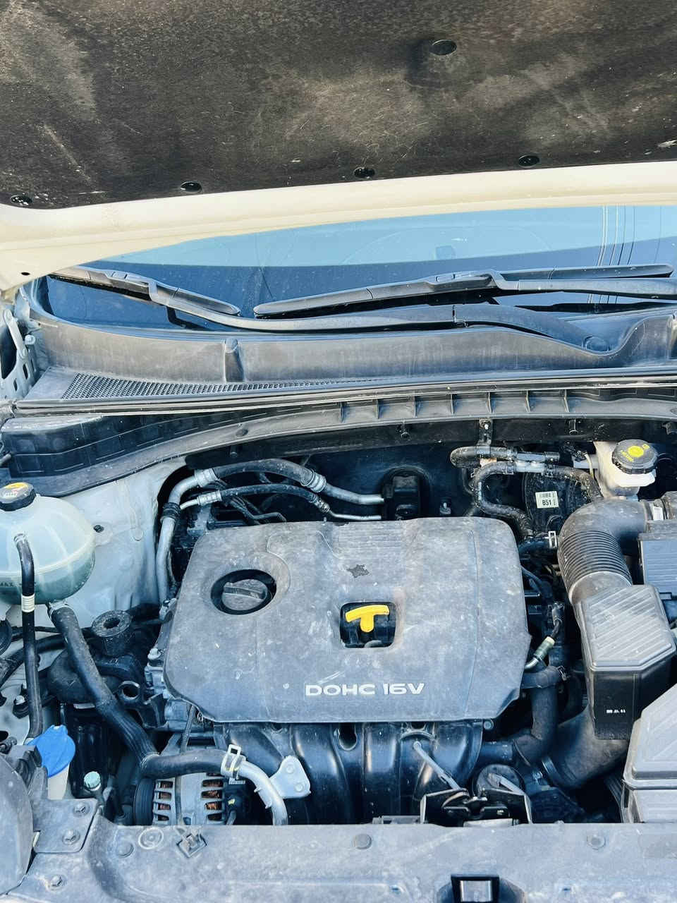 ‏سلام عليكم ‏للبيع سبوتج 2018 خليجي كوري ماكينة 2000 دوش ماشيه 60 سيارة حلوة جديدة بيه جاملق خلفي صبغ مكان السيارة بغداد الحسينية الراشدية رقم بغداد السعر 175 رقم الهاتف ***********
