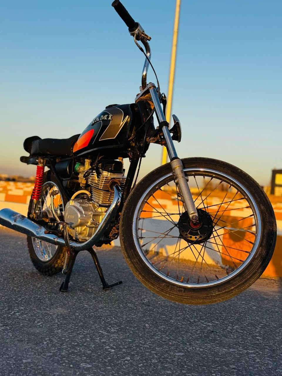 السلام عليكم دراجه ٤كير تعمير حربي نامه كلك دراجه شلعه معدل فصله مكينه نشطه لا نضوع دهن لا دخان مكينه صافيه وتخبل تشتريه شرط ما ذب عليه ربع دينار كامله دراجة للستفسار اكثر رقم (***********)بي وتساب (مكان كربلاء) سعر(380وبي مجال قليل للشراي) مو شراي لا تعبني اخيك
