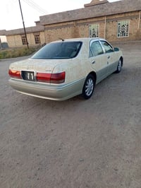كراون • موديل ٢٠٠٢ • شاصي ٧١