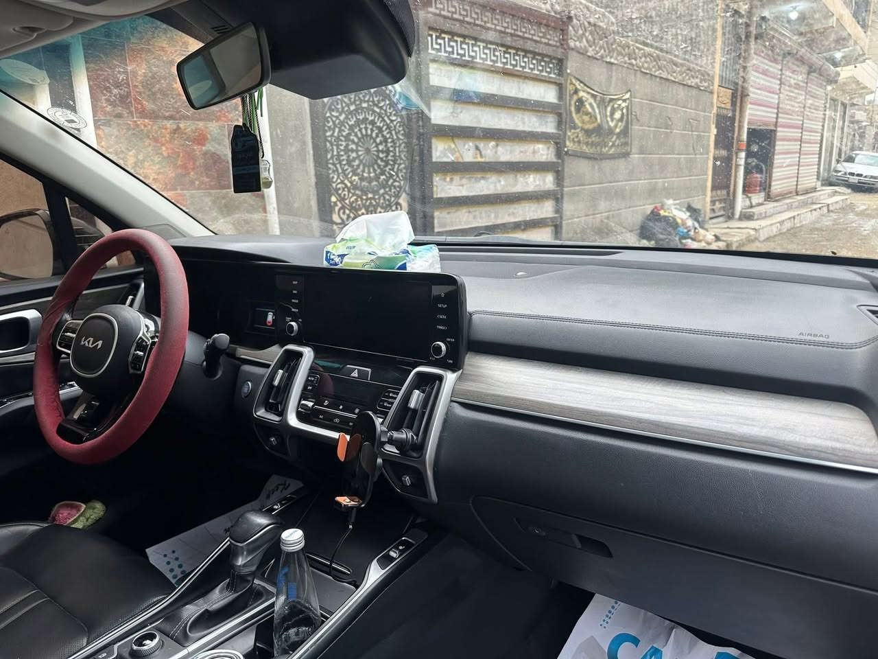 سورنتو 2022 Ex 
رقم اربيل
حادثها جاملغ مبدل وبنيد مصلح
ماشية 60 ميل
4 سلندر 2.5 توربو
كير اوتو 8 سرعات
بانوراما 
كشنات vip 
رادر
تحذير الخروج عن المسار
قيادة ذاتية 
حساسات خلفية
كاميرا خلفية
نقطة عمياء 
تحذير عن الخروج من السيارة 
السعر 225 وبيها مجال
متواجد ماسنجر و واتساب ***********
