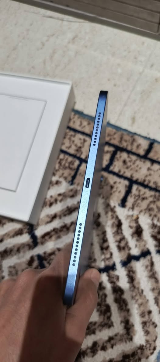 ايباد ايفون ١١ذكراه١٢٨ بدون شاحنه بطارية ٩٤بي انحناء قليل جهه واحده تأخذه من باب  السعر ٤٦٥ بي مجال قليل بغداد الزعفرانية *********** بي واتساب
