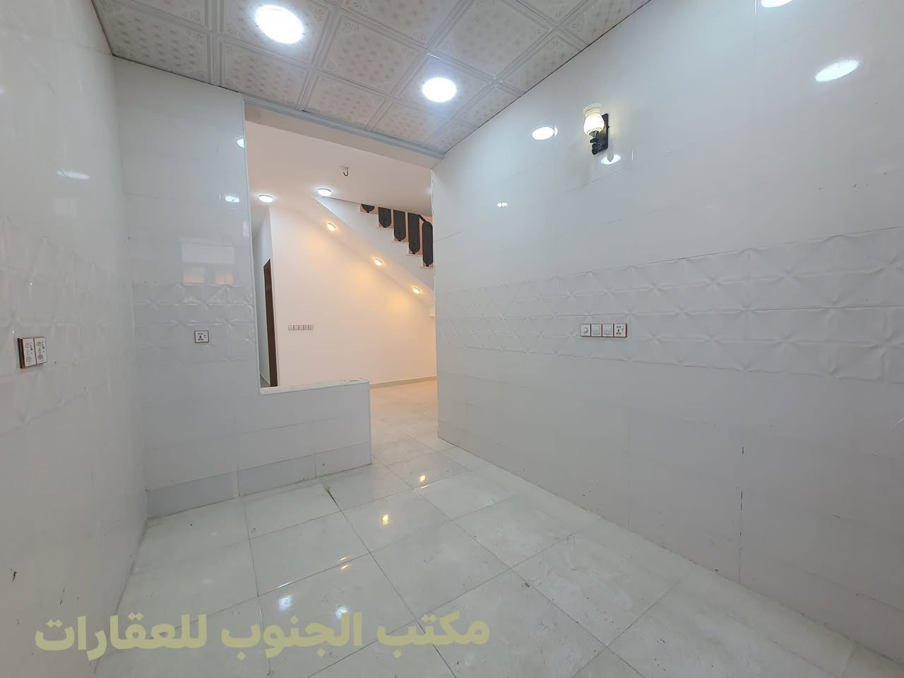 #بيت_منطقة_الحكم_للبيع_مساحة_135م (واجهة البيت جدا حلوه) 

#الاول غرفتين وصالة واستقبال ومطبخ وصحيات داخليه وخارجيه 

#الثاني غرفة چبيره وصاله والسطح شتايكر 

البيت بناااء 2025 غير مسكون نهائياااا وجاهز حاليآ للسكن 

#موقعه// خلف مدرسة الأم الفاضله(المدرسه الكويتيه)

#يباع_بالنقد_ويباع_مبادره (بشرط معامله جاهزه ومقدمه ٦٠) 
__________________________
المعرفة السعر وباقي التفاصيل 

#زيارة مكتب الجنوب للعقارات 

او الاتصال عالرقم ***********
بأداره المهندس م.حسين الشمري 

أعمل متابعه للبيج ليصلك كل ماهو جديد
