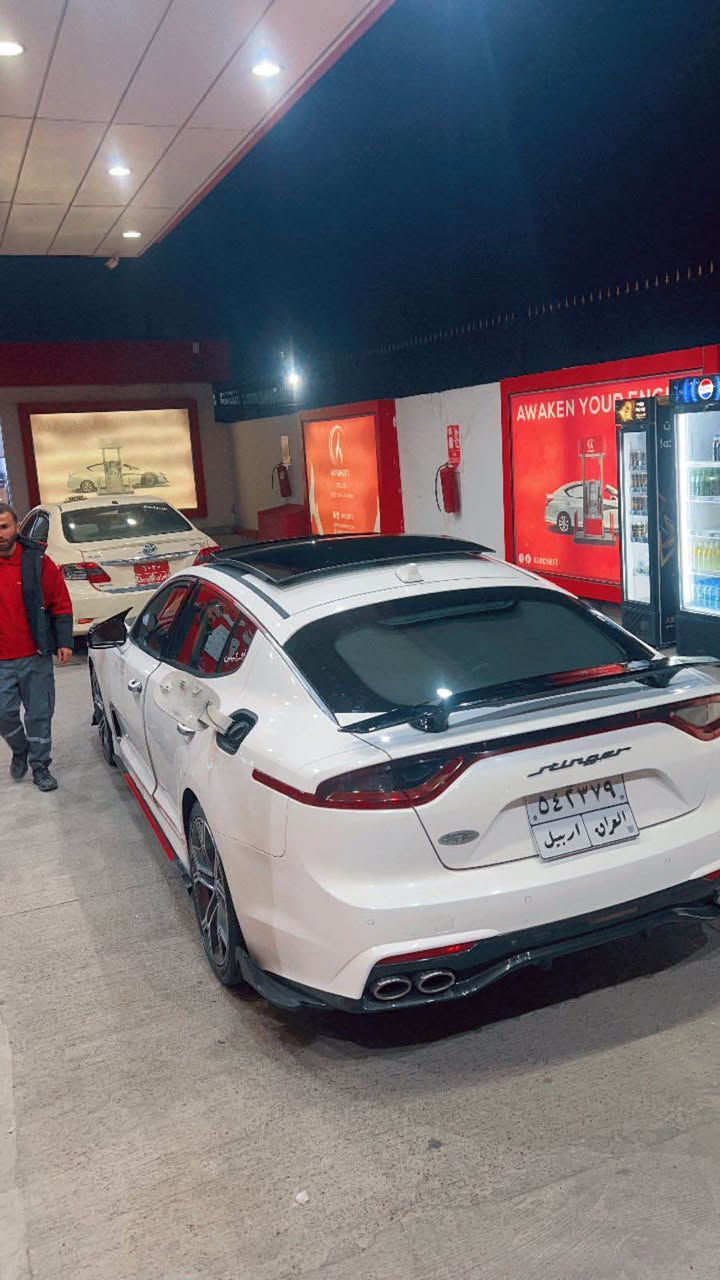 بسم الله الرحمن الرحيم 

السلام عليكم 

للبيع kia stinger gt line  

محرك 20 توربو المرغوب 

مواصفات 

فول فول 

فتحه سلايد 
ليد دشبول متغير 
شاشه carplay 
مقاعد كهربائيه
هواي مواصفات الgt line معروفه تجي اعلى فئه مواصفات بيها 

السياره موديل 2018 

السياره بدون حادث كلين  داخله بدون ايرباك بدون دواخل 

هنا صايرت بيها طخه صغيره بلجاملغ عكس السايق 

سياره ماشيه 73 ميل 
 

عليها ادامه كامله كير محرك اكسل كهربائيات مكفوله من كلشي  وشرط التحويل والوكاله 

مكان السياره كركوك 

📞📞 ‭***********‬

‭+964 773 832 7771‬
***********

السعر 150 وبي مجال كركوك, العراق
