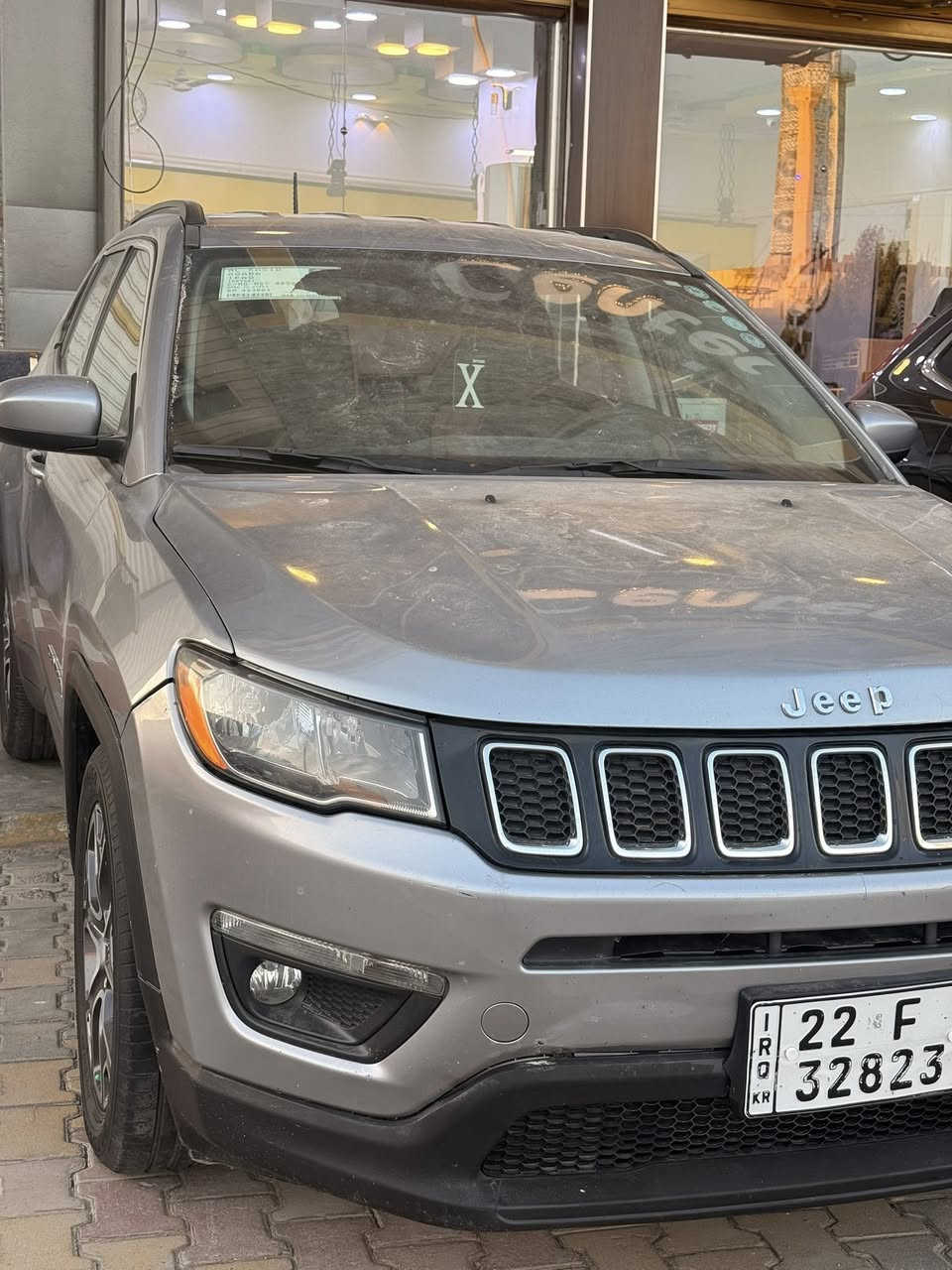 جيب كومباس 2018 رقم اربيل باسمي تحويل ثاني يوم
ضرره بنيد فقط نفسه مصلح بدون دواخل 
بصمه 
محرك 2400
كير اوتوماتيك وعادي 
شاشه اعطال
شاشه جبيره وكامره بلادي 
ويل كب كروم 18 مع تخم تاير جديد
هند بريك بصمه 
صندوق كهرباء 
ماشيا 112 الف كيلو
سياره جديده بدون نقص حته جيك ما مشتغل ولا مسج بيها 

***********
