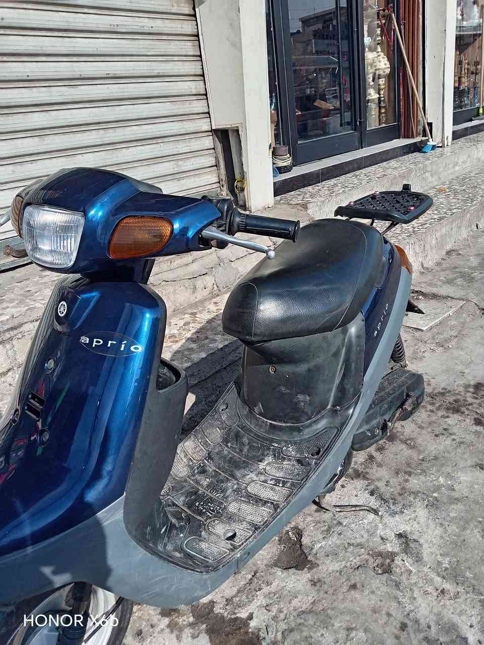 السلام عليك دراجه 60للبيع الدراجه حلوه ونضيفهر رايدهه 300وبيهه مجال شي قليل المكان مدينه الصدر قرب جامع الهده الرقم ***********
