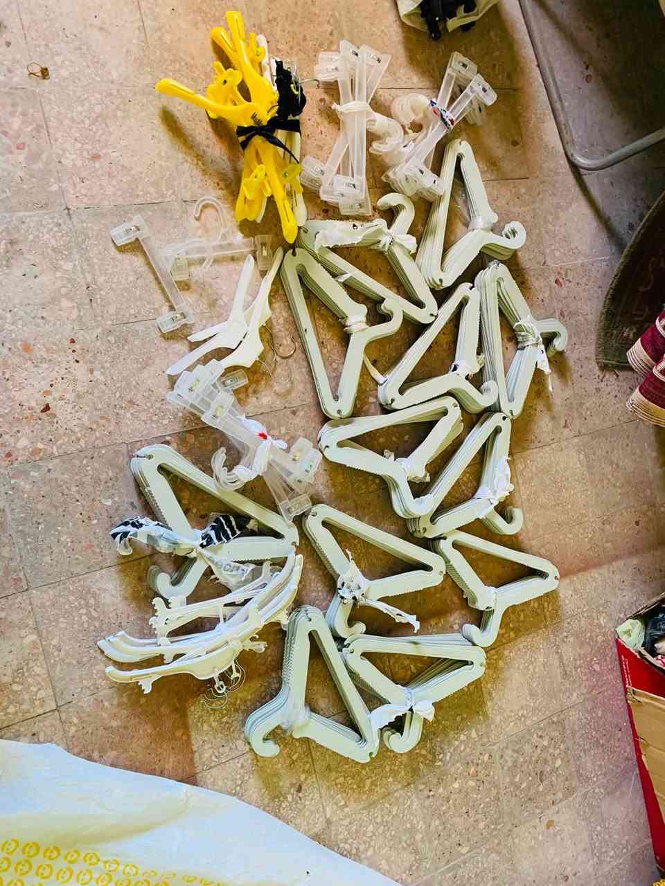 ١٠عمود ١٠٠
١٢كابولي ٧بليه ٥٠ 
٤حرف يو ٧٠
٢رف شبك ٩٠ 
١٥دستة أطفال ٦٠ 
٤٠شوكه ١٠ج


**إذا كنت صاحب هذا الإعلان وتريد حذفه لأي سبب، رجاءا أرسل رسالة إلى الدعم الفني**
