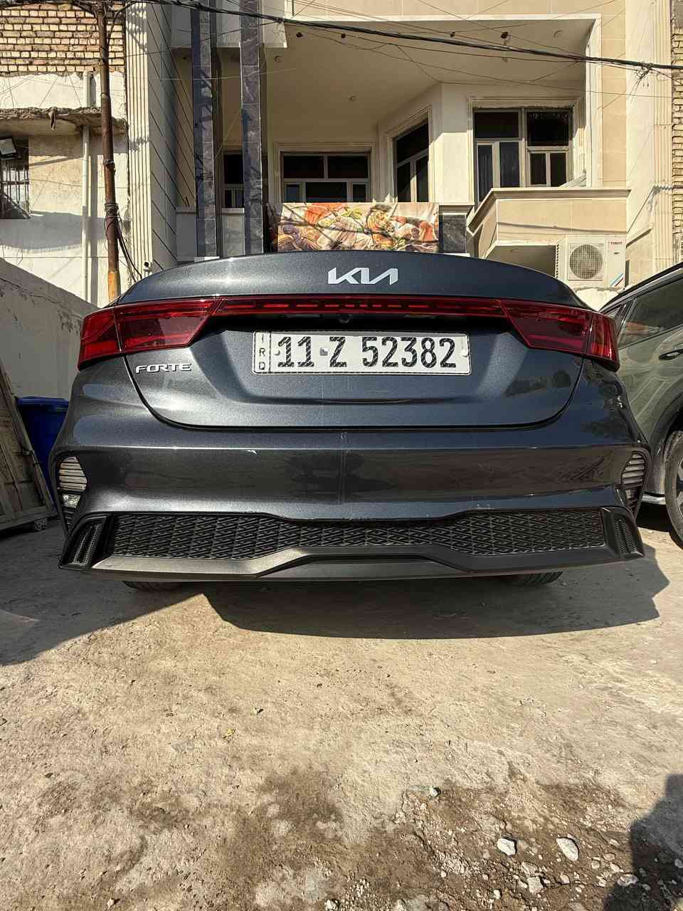 🔺السلام عليكم                  
🔺كيا فورتي  2023 
🔺باسمي السياره  + تحويل مضمون %💯
🔺السياره جديده جدا 
🔺حادث موضح بل صور بعدهة علة حادثهه ما مصلحة 
🔹 بـــــدووون ايــربااك السيـاره 🔹 
🔺 ماشيه 35 ميل 
🔺مواصفاات السياره  👇👇  
🔺شاشه حجم كبير  + كامره دواره 
🔺رادار امامي اوتو بريك 
🔺 رادارت جانبيه
🔺نضام تحديد مسار للسياقه الالكترونيه
🔺تحكم استيرن كل الجهات 
🔺 مود ادرايف انضمه قياده متعدد 
🔺مانع انزلاق + كروز سرعة 
🔺محرك 2000 DOCH   
السياره جديده جدا جدا اي نقص مابيها 
السيارة بيهة منضومة غاز
سويج عدد٢
------------------------------------------
السعر 155 وبيها مجال 
رقمي للستفسار  ***********
العنوان... بغداد مدينة الصدر
