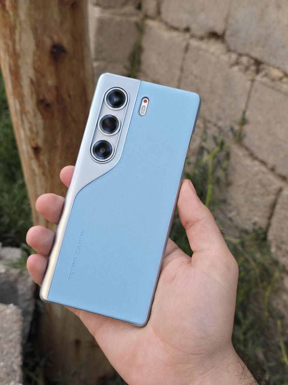 جهاز تيكنو كامون 40 برو 5G
نظافة 100% مع كامل ملحقاتة الاصلية
كارتونة وشاحنتة بعدني ماشايل لاصق الشركة 
ذاكرة 256 عشوائي 8+8 يعني 16 مواصفات معروفة
السعر 280 وبية مجال قليل 
عنواني بصرة جزيرة 
رقمي ***********
