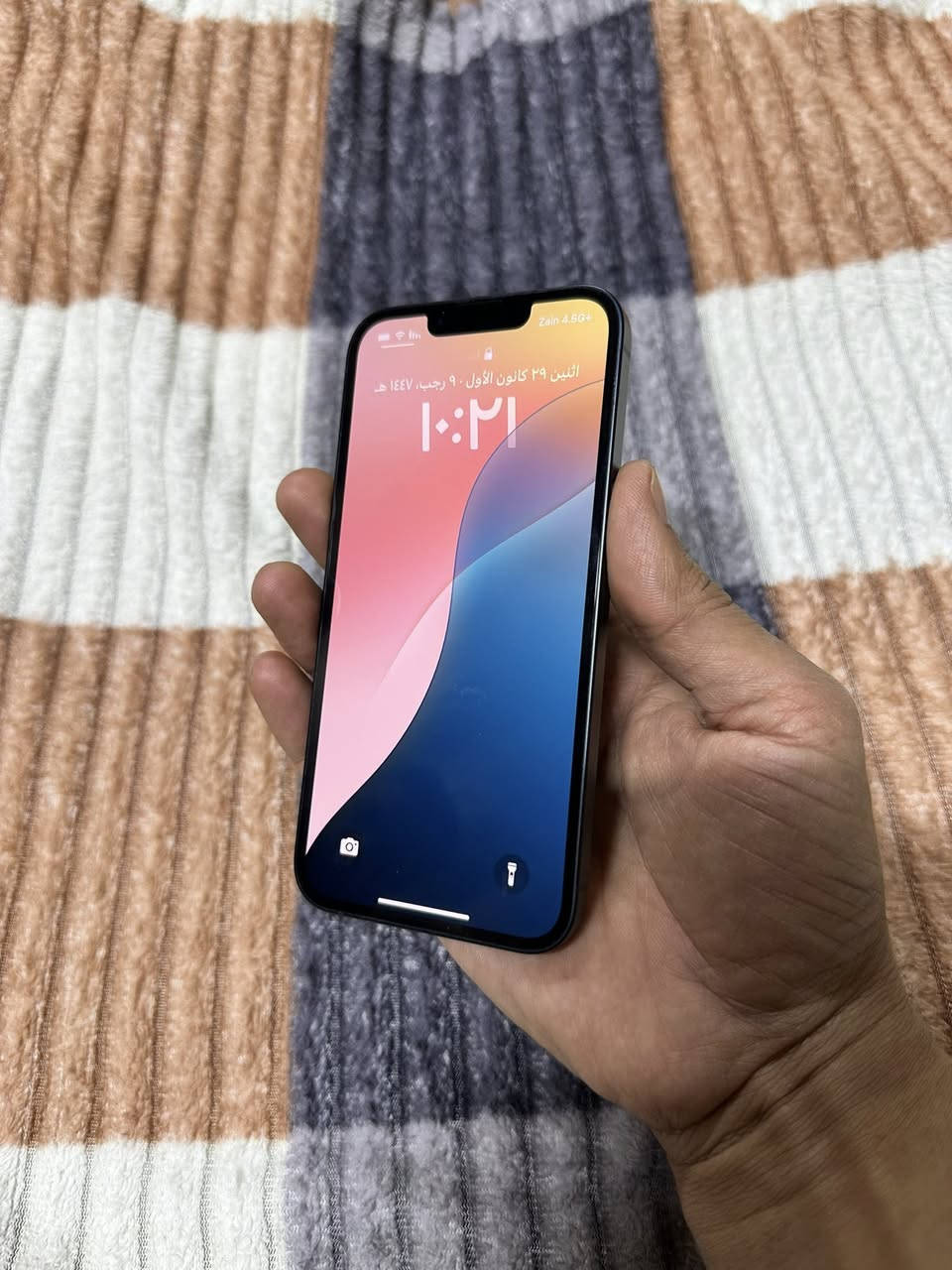 ايفون 13عادي بطارية 93 مكفول وجديد 
نظيف جداً ذاكرة 128 
#سعره 475 مكاني نجف 
للاستفسار اتصل.   ***********
