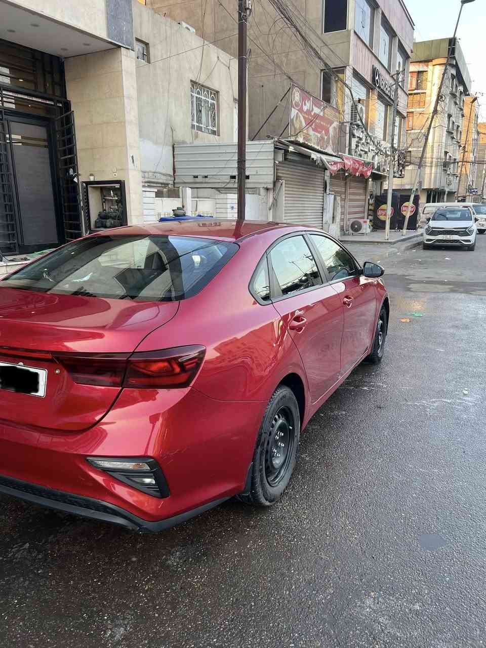 🙋🏻‍♂️السلام عليكم  للبيع فقط ..
▪️السيارة  : كيا سيراتو  خليجي شركه العامه 
▪️الموديل :2019
▪️المحرك :1600 دوش 
▪️ رقم السياره بغداد الانكليزي 
▪️ تحويل ثاني يوم 
مواصفات🔴🟣  
▪️شاشة كبيره  +كامره
▪️تحكم ستيرن 
▪️منضومة زنون اصليه   
❌السياره بيها مكانين بارد فقط والباقي مكفول من صبغ وضربه 
السياره خير من الله من تبريد من صدر كير مكينه 
💰السعر المطلوب134وبيها   مجال بسيط 
🏠مكان السياره بغداد سبع ابكار او الصليخ 600
📞للستفسار ‭***********‬ وبي واتساب
