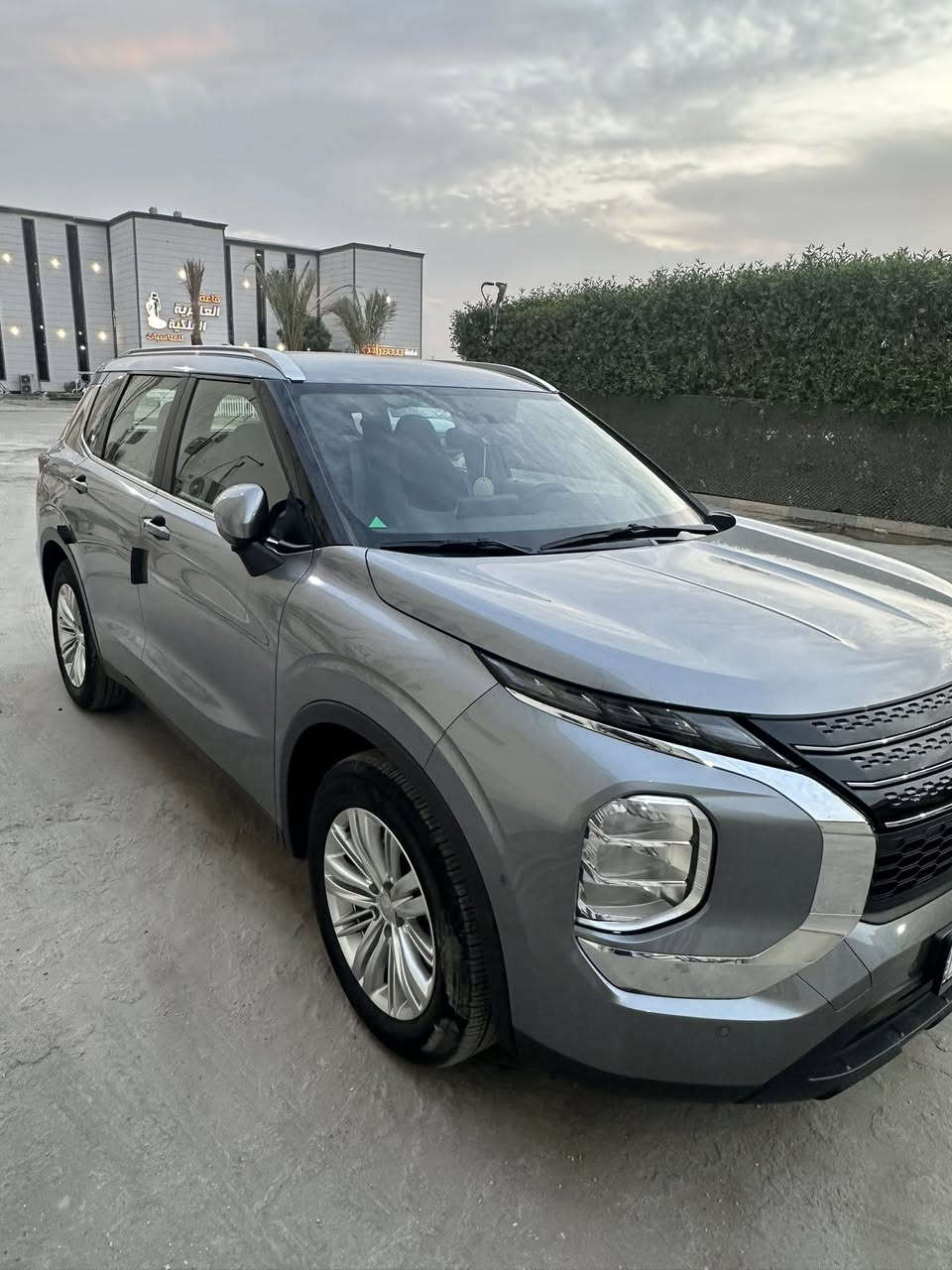 السلام وعليكم
ميسيوبوشي اوتلندر خليجي موديل 2024 ماشيه 19 الف فقط 

السيارة مكفولة من كلشي 

مواصفات..  

بصمة تشغيل 

تحكمات ستيرن 

6 انظمة قيادة

شاشه جبيرة 

حساسات امامي خلفي 

دخول ذاتي 

كامرة خلفية 

سايد بريك بصمة 

اوتو هولد 

مري شفط 

للتواصل *********** 

مكاني بغداد
