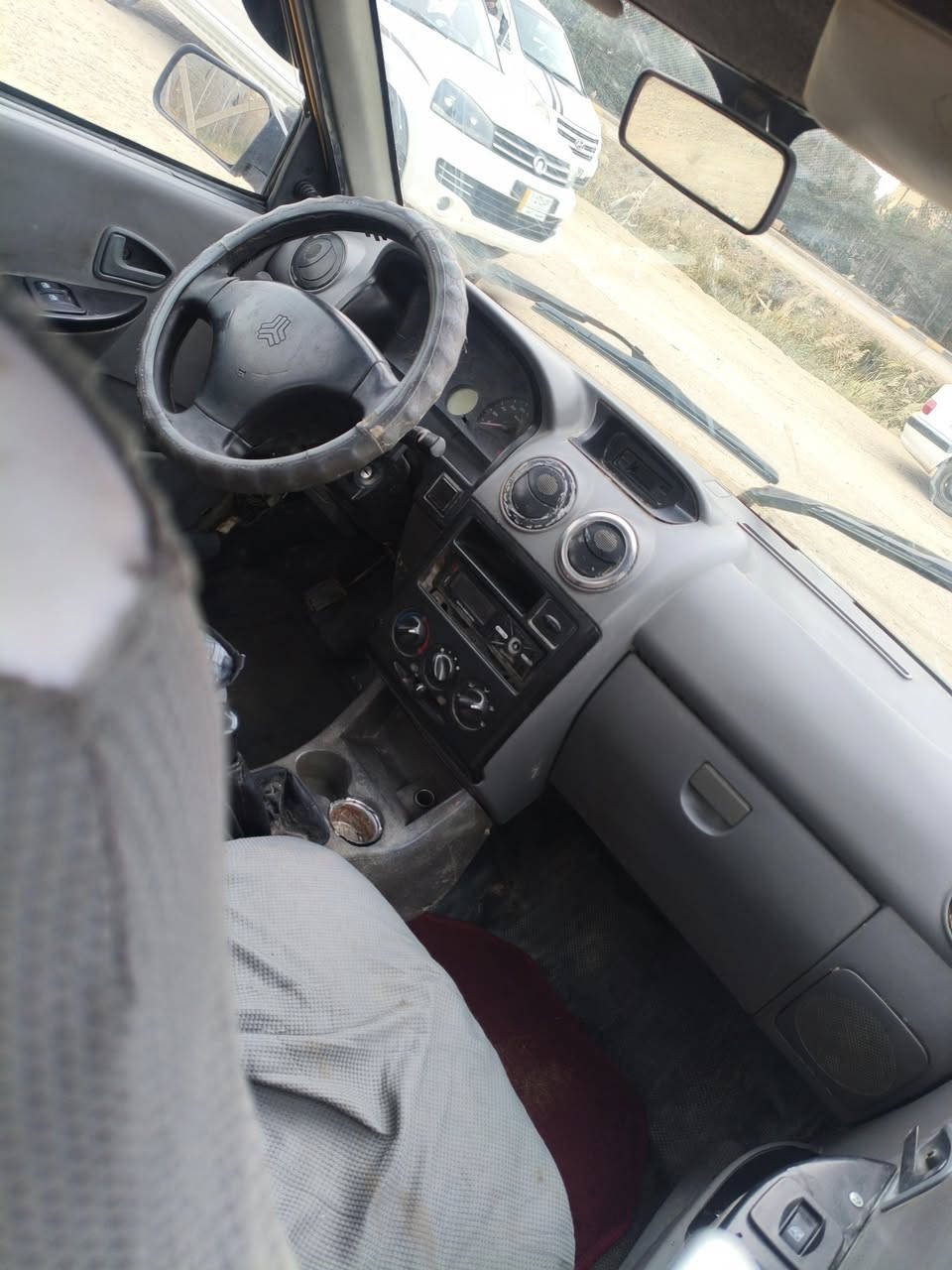 سلام عليكم سايبه للبيع موديل 2012 رقم بصره دولي

 باقي بس ستلام لوحات سنويه ل 28 شرط تحويل سياره

 كفاله عامه من ضربه وتبديل كير ومحرك شرط سياره

 نضيفه وحلوه السعر 25 وبيها مجال لشراي الاستفسار اتصل ***********
