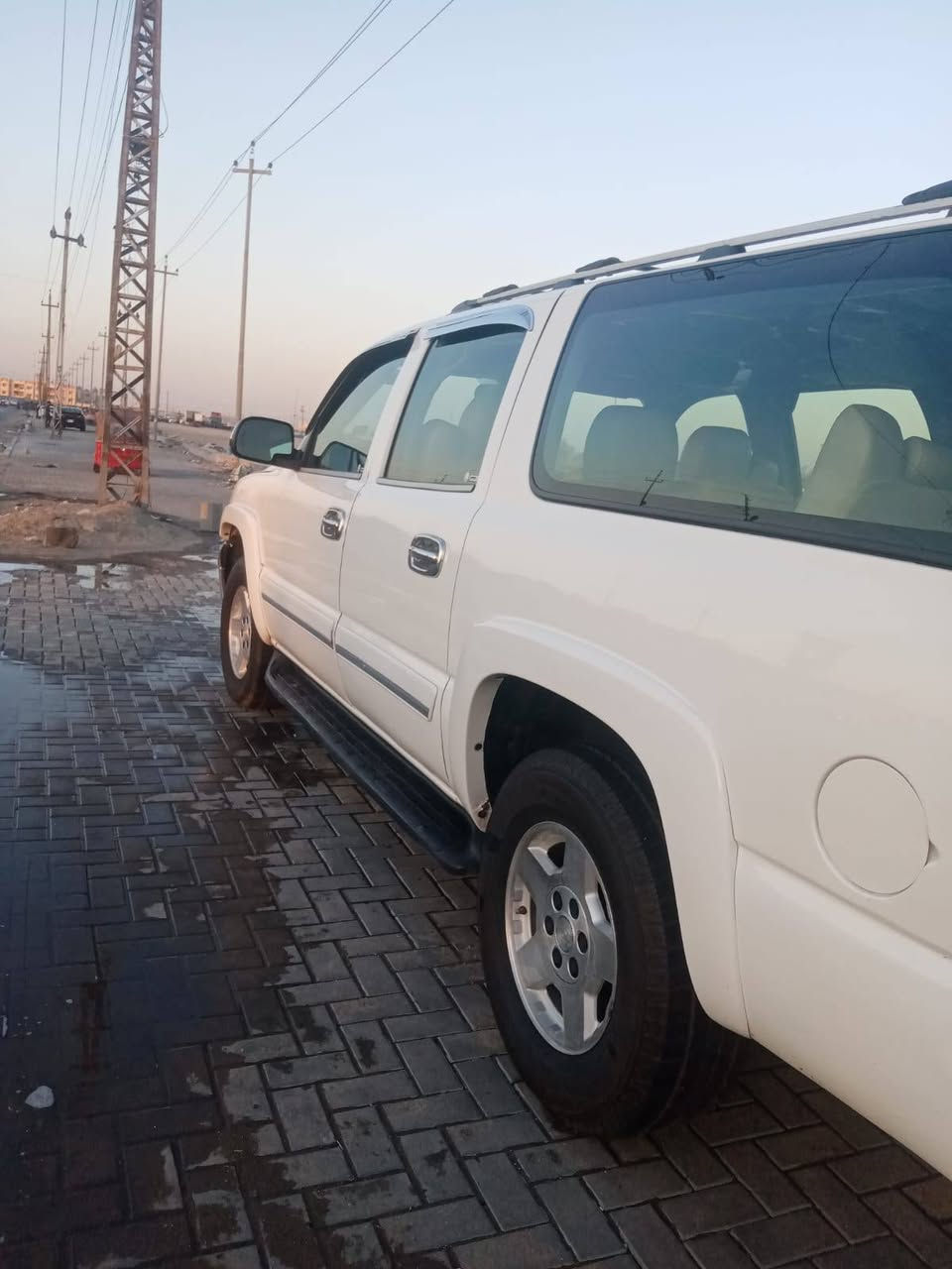 سلام عليكم شوفر موديل 2006 سياره مكفوله اصل ابيض دواخل جلد تخم تاير كير 700 مكينه 5300 كير ومحرك واكسل كفاله وحداديه جديده سياره مكفوله من كل النواحي رقمه نجف بسم مالكه شرعي للاستفسار علئ هاذه رقم ***********
