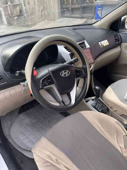 السلام عليكم  اكسنت2016خليجي كير ومحرك كفاله تخم تاير جديد مال جناي جاهزه الاخير تبريد شغال بيها3قطع صبغ 
مواصفات السياره داخل بيجي تحكم استيرن نضام ايكو 
اشاير بلمري شاشه كأمره فتحه 
السعر 98وبيه مجال
التصال ***********
العنوان الشعلة الرحمانيه
