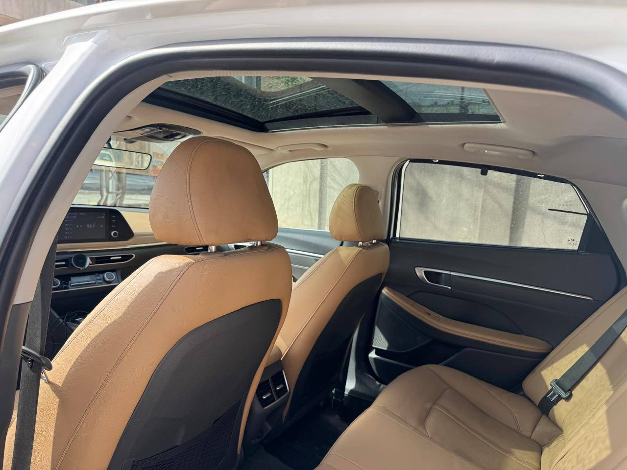 السلام عليكم
للبيع سوناتا موديل 2022 خليجي فول مواصفات 1/1 محرك المرغوب 2500تنفس طبيعي 4سلندر رقم بغداد الجديد انكليزي مكانها بغداد 

بانوراما 

لدات مخفيه متغيره الالوان اصليه مو عمل بالابواب والدشبول 

بردات خلفيه 

حساس خلفي امامي 

رادارات 

مري شفط 

اي استفسار الاتصال على الرقم ***********
