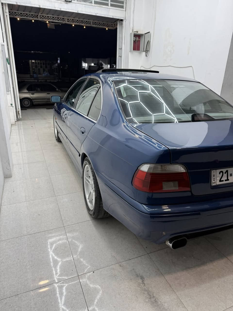 سلام عليكم بي ام E39للبيع موديل 2002فول فول اسياره حجم اصل و فصل 525بلادي سنويه و هزه جديد و سنويه بسمي بطاقه بانزين هم بي مواصفات اسياره تثبيت سرعه حساس دعاميه تحكم صوت تبريت تثفه قفل مركزي دواخل سياره ملكي ساجي أربع جام كهربائي سلايت كهربائي سياره كوله يشتغل كهربائي ماشاءالله أربع تايرات جديد وا وياله جديد الماني سياره برغي ناقس مابى  السعر115او بي مجال رقم موبايل ***********
