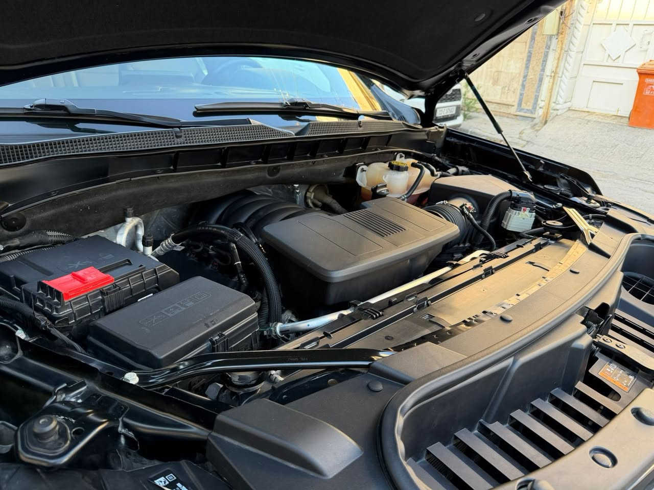 تاهو LT خليجي 2023 
( رقم بغداد )
 
* فتحة سقف 
* فور ويل 
* مقاعد جلد وتدفئة
* ثلاجة
* شاحن واير ليس
* تشغيل عن بعد 
* تحديد مسار 
* نقطة عمياء 
* رادار امامي وجانبي وخلفي 
* فتح ذاتي عند الاقتراب من السياره 
* كاميرات محيطية 360 درجة عدد 4 
* مقاعد كهرباء
* شاشة كبيرة مع نظام ملاحة 
* صندوق كهرباء 
* ميموري خزن مقاعد 
* السياره ماشية 32 KM
* السعر (51) الف 

مكان السياره :
بغداد  / السيدية / قرب شركة TOYOTA   
*********** ☎️
