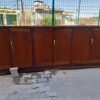 ميز نضد • نظيف • يحتاج قفل