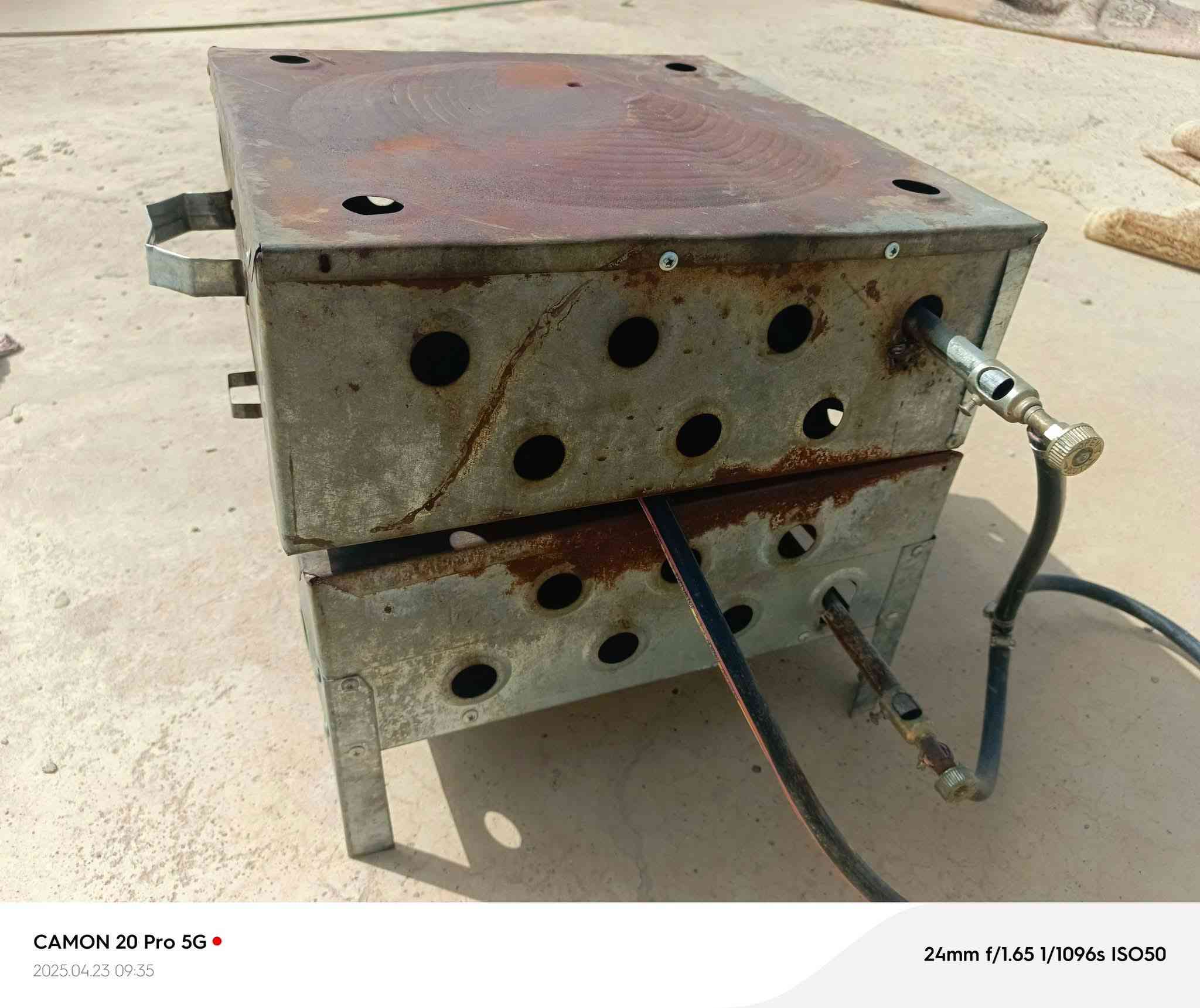 السلام عليكم تنور للبيع شغال كلها نضيف للاتصال ***********
