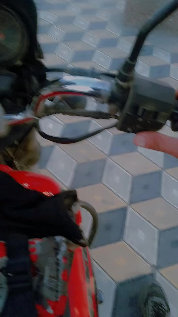 دراجة بوكسر مديل ١٨ دراجة خير من لله دراجة ابلادية مكينة مامفتوحة اوراق بسمي   المكان كرمت علي  ابو صخير  السعر ١٤٠٠ وبيهة مجال للشراي  رقم التصال ***********
