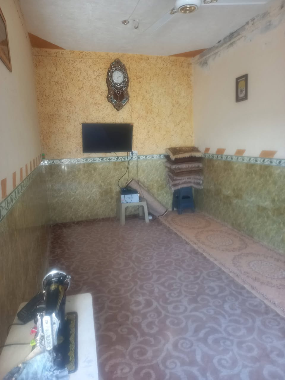 بيت للبيع ملك طابو صرف حي الحسين منطقة ابو حيه طابق واحد بناء طابوك السكف صب كامل من الداخل كاشي سيراميك تبياض
***********
***********
