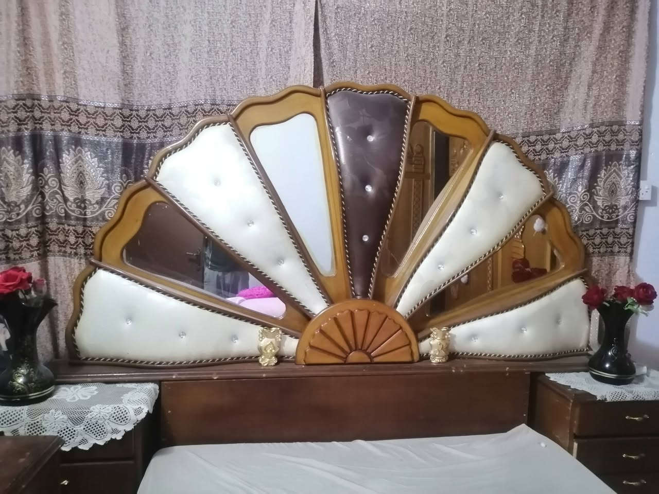 غرفه نوم مستعمل خشب ثقيل للبيع ب ٧٥٠ للتواصل *********** مكاني حي الصدام
