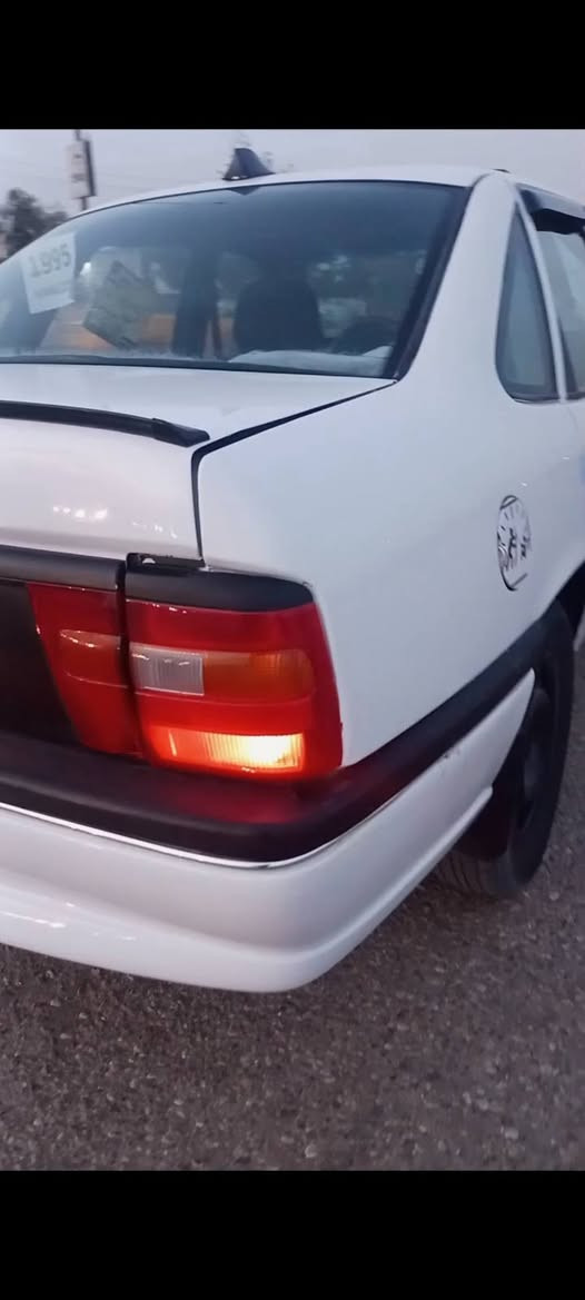 سلام عليكم اخوان. اوبل موديل 1995 ابيض بجم 20عشرين كير عادي كير و محرك بشرط مابي سرف و بخار بدون ضربة كل بيلادي بس صبوغ عام للجمالية رقم سليمانية سنوي جديد لحد 2030 هزة جديد بطاقة بنزين موجود صدر جديد طايات جديد كهربائيات كل يشتغل جام كاربائي دواخل نضيف مابي اي نقص سيارة مال بيت سعر ( 44 ) بي مجال 
رقم موبايل ***********
*********** كركوك, العراق
